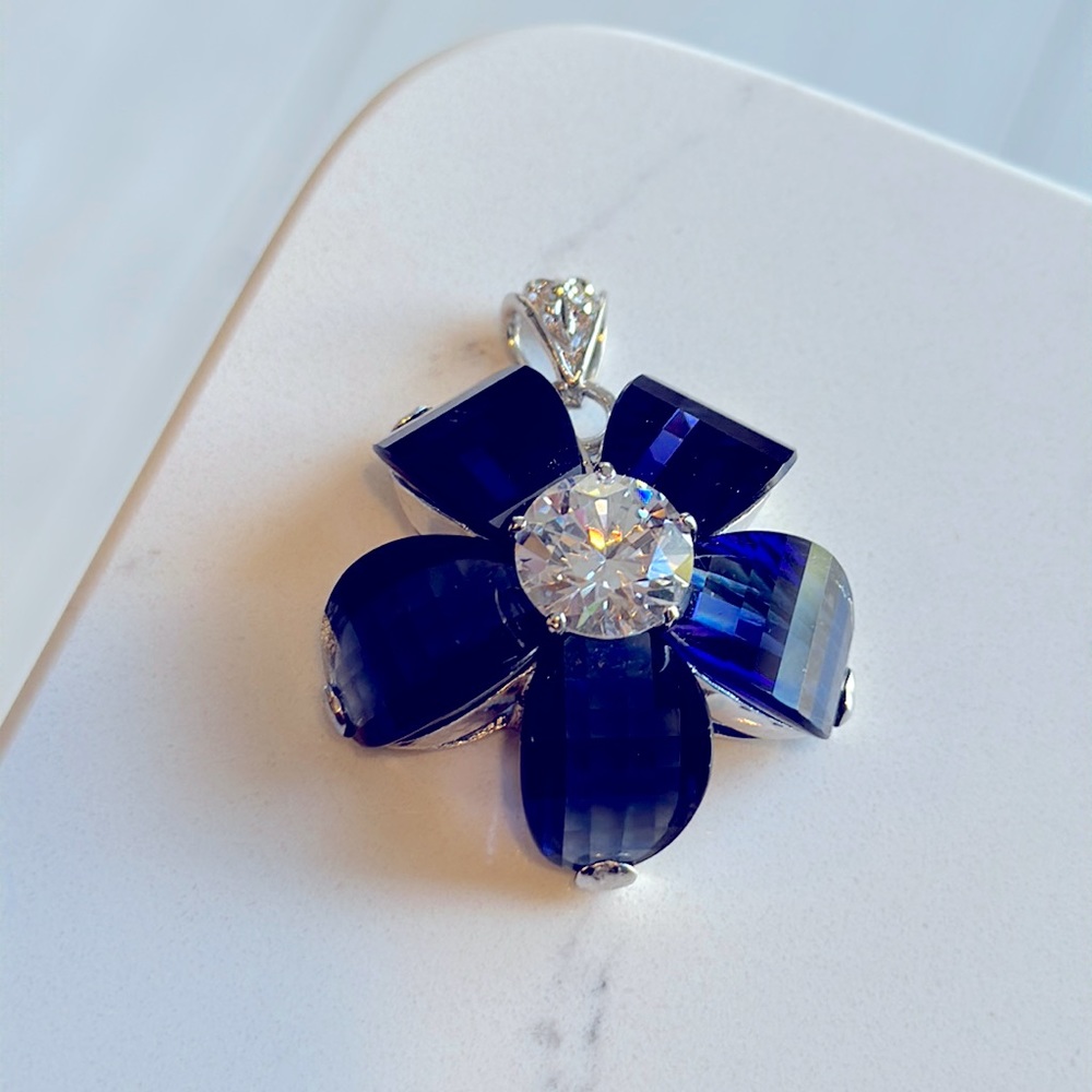 Crystal Flower Pendant - DARK BLUE